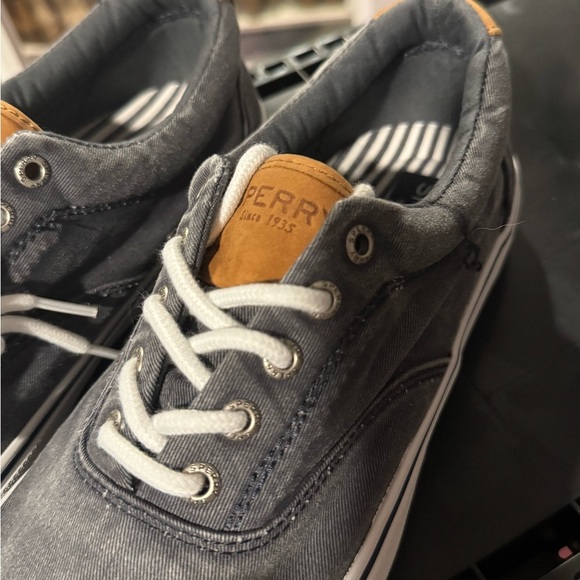 Sperry Men's Gray Canvas Sneakers - Picture 2 of 4